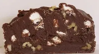 slice of rocky road fudge