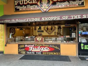 photo of 812 parkway storefront